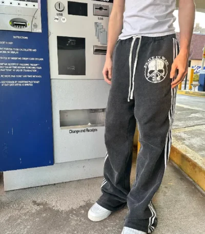Skull Sweatpants Black (2)